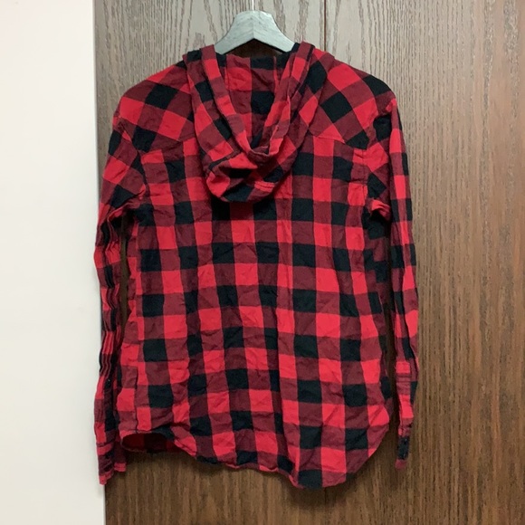 Plaid Long Sleeve Buttoned Top - Picture 2 of 2